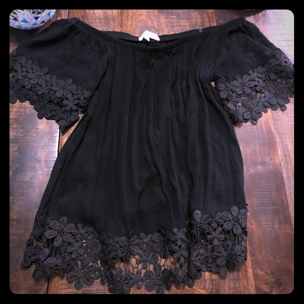 Black lace shoulder top